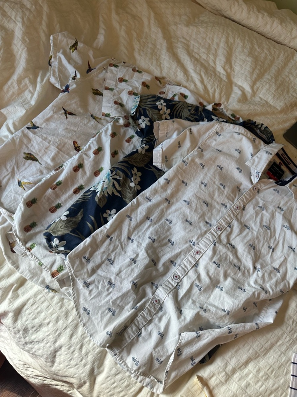 Denim & Flower White Short-Sleeve Button-Down Shirt with Small Blue Print